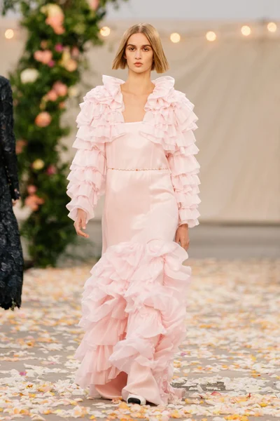 Look 28